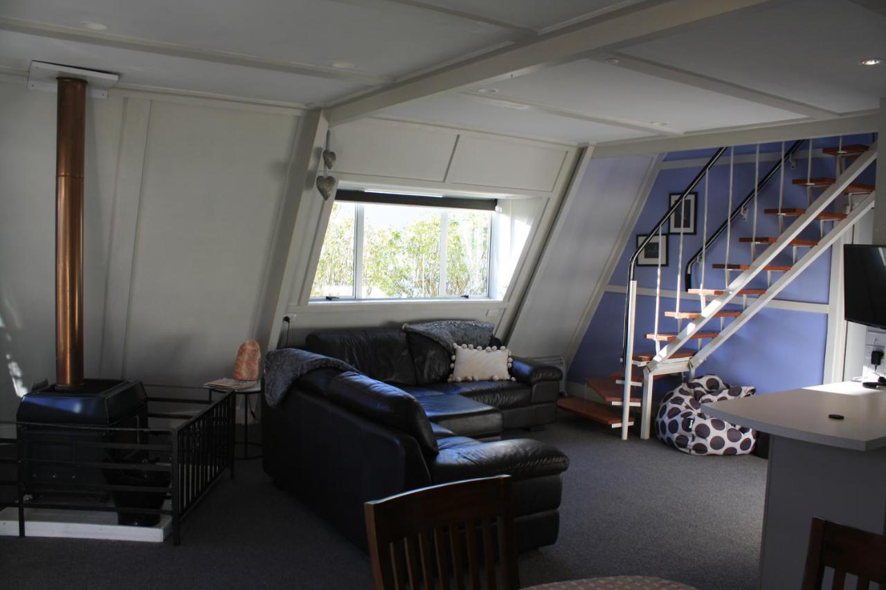 Classic A-Frame On Milford Te Anau Exteriér fotografie