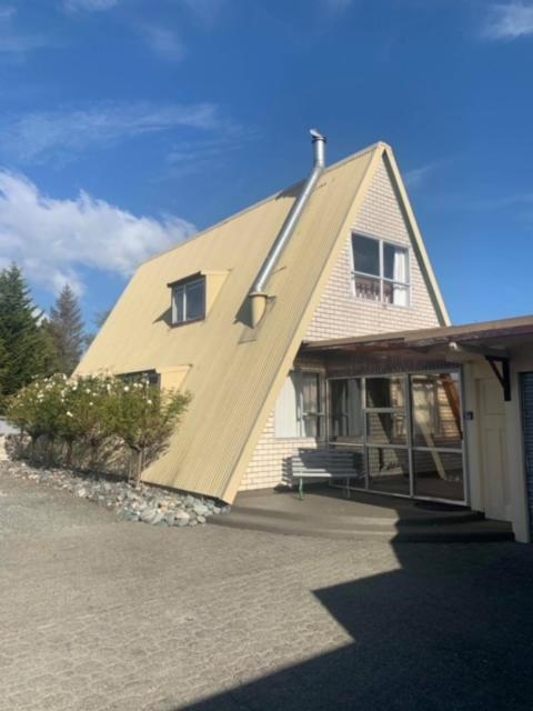 Classic A-Frame On Milford Te Anau Exteriér fotografie